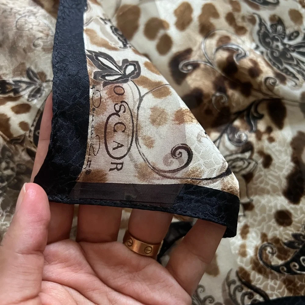 Oscar de la renta small 20.5 by 20.5 inches scarf